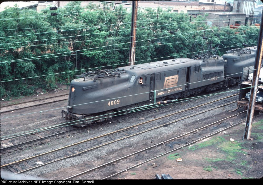 PC 4809 leads TV12 into Waverly yard